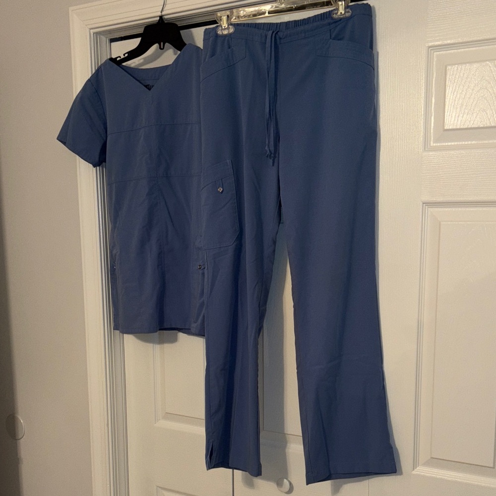 Grey's Anatomy Signature baby Blue scrub set - straight leg